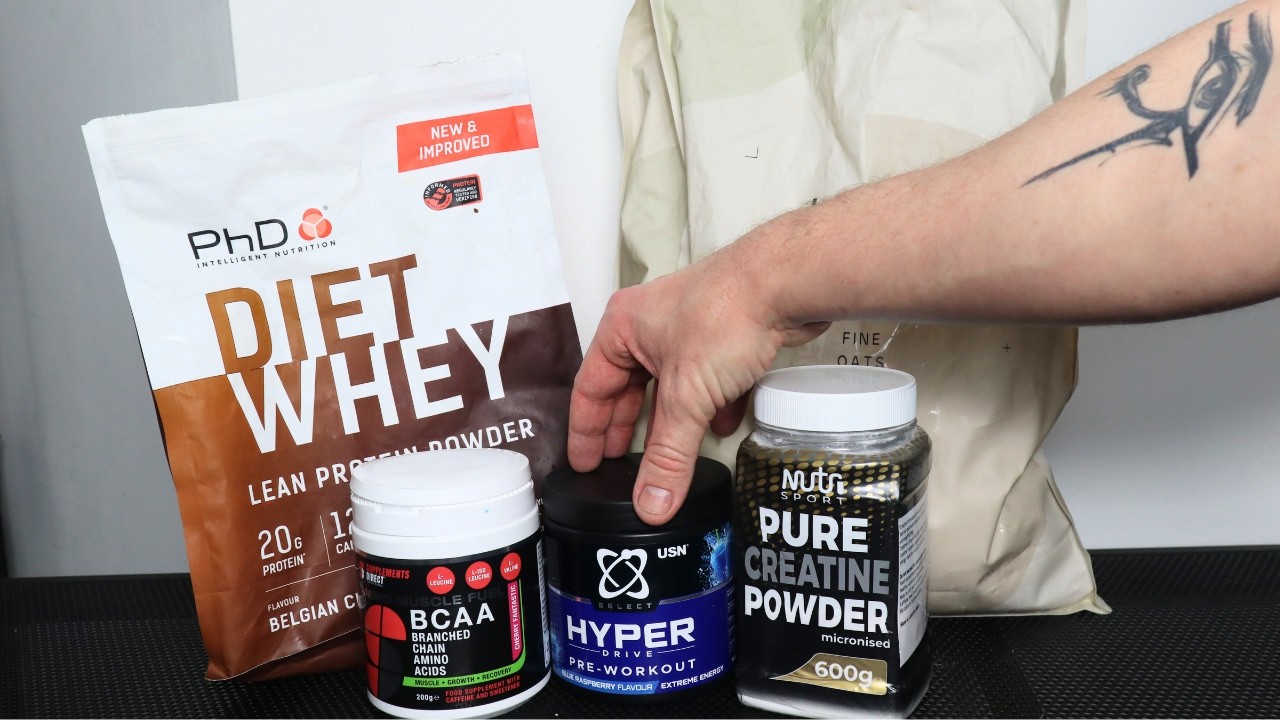 ASMR | Лондонский завсегдатай спортзала медленно демонстрирует свою коллекцию добавок | Тихий и в...