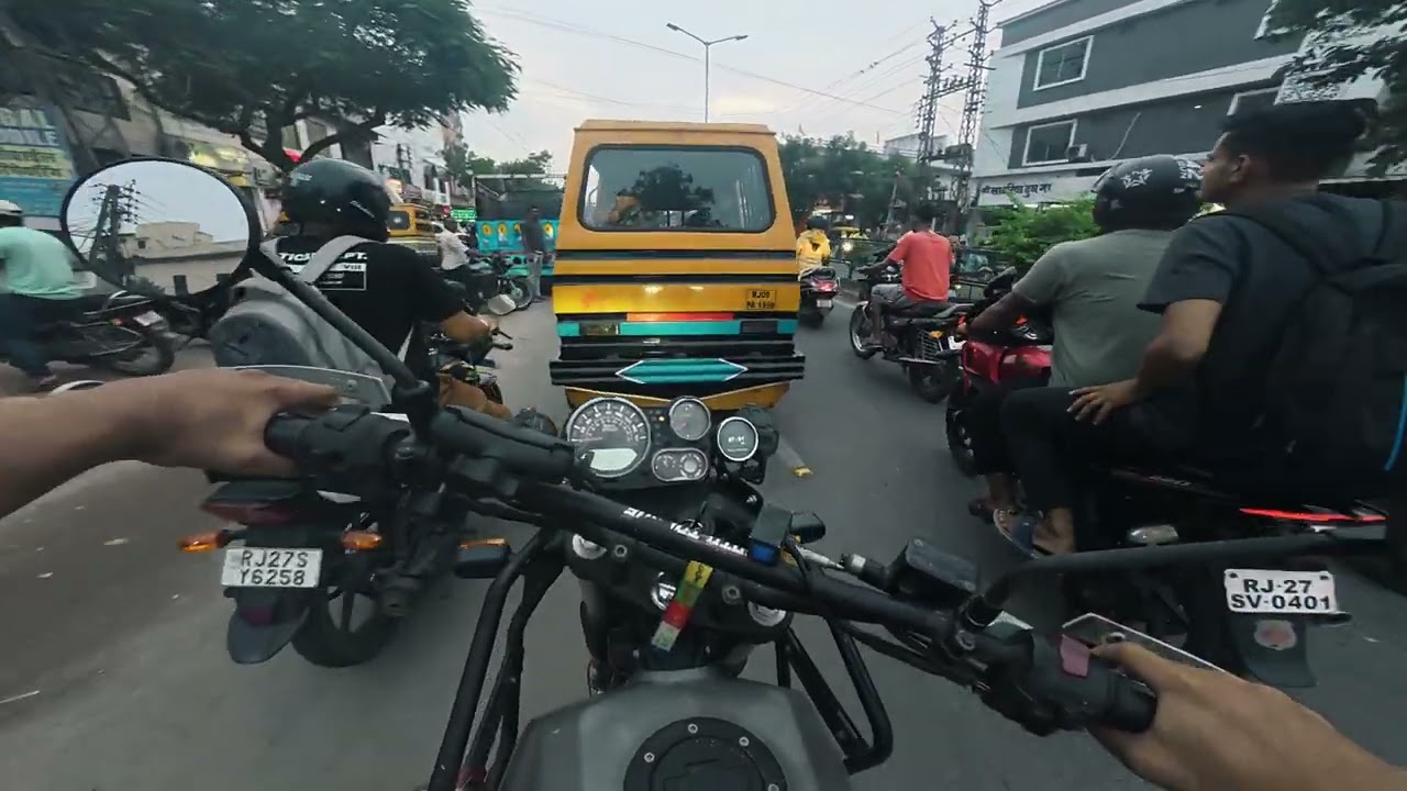 Riding in Traffic – Pure Stock Exhaust & Engine Sound of Himalayan 411 After 50,000 km! 🏍️🔊