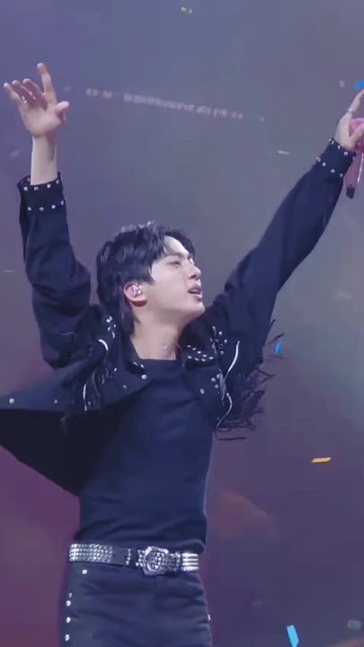 Jin's Flying Kiss smooth like butter🧈😍💗||#jin #kimseokjin #viralshort #jinconcert