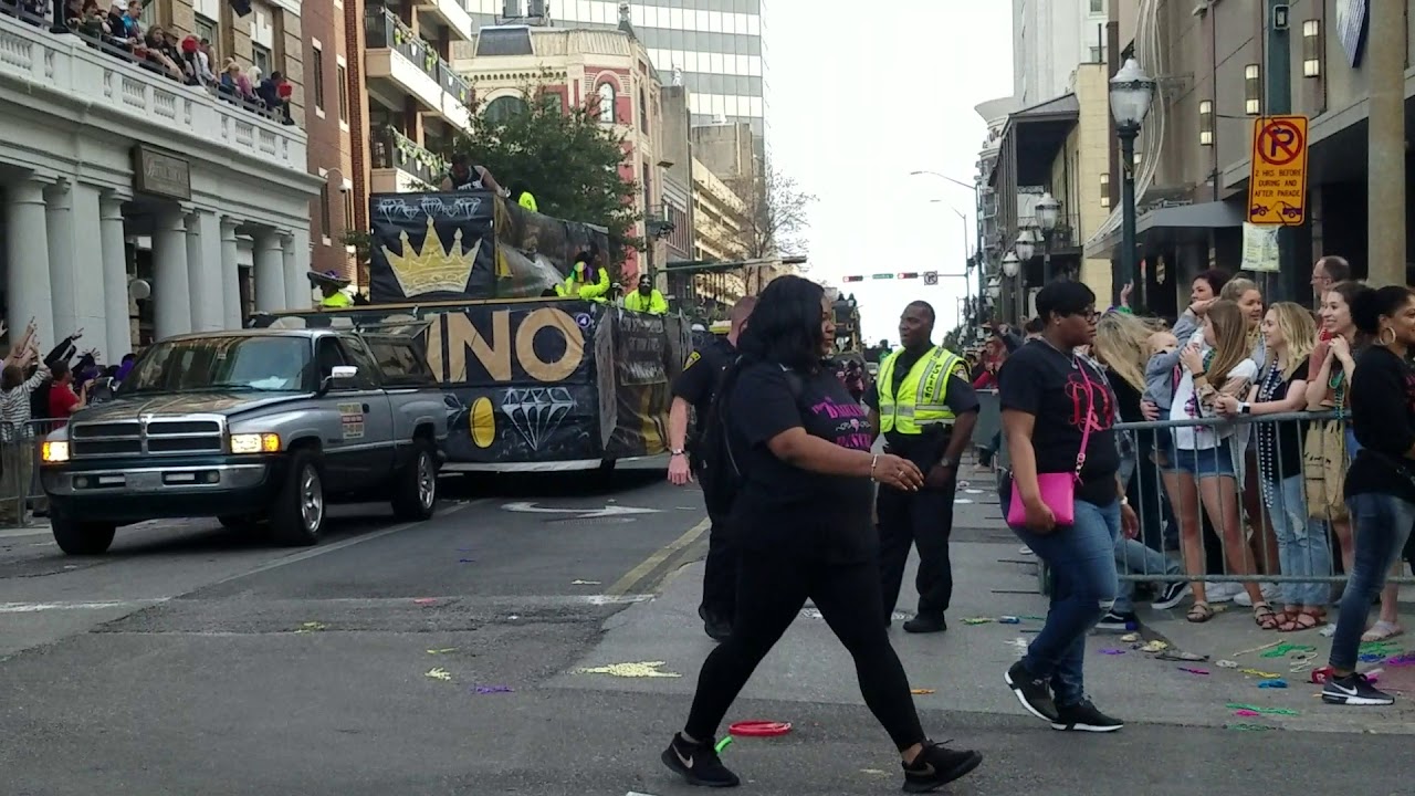 Mardi Gras parade Mobile, Alabama 2/16/2019(7) YouTube