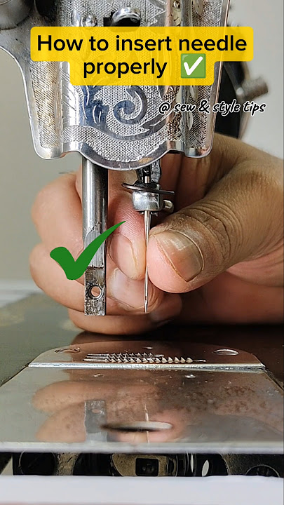How to insert a needle properly ✅ in half shuttle sewing machine !