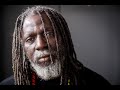 Capture de la vidéo Tiken Jah "Oui Les Africains Se Rangent Derrière Poutine" Interview Micmag