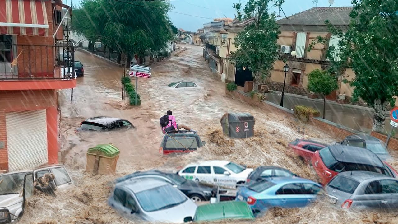 Nightmare in Italy! Flash Flooding in Toscana caused by Storm Ciaran ...