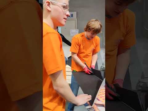 Подход фальцевой кровли к мансардному окну. Кровельный Фальцевый Турнир в компании Уникма