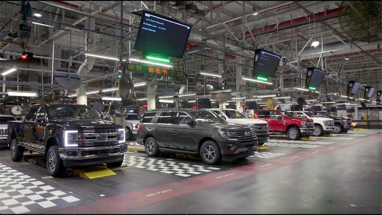 Ford Expedition SUV assembly USA.