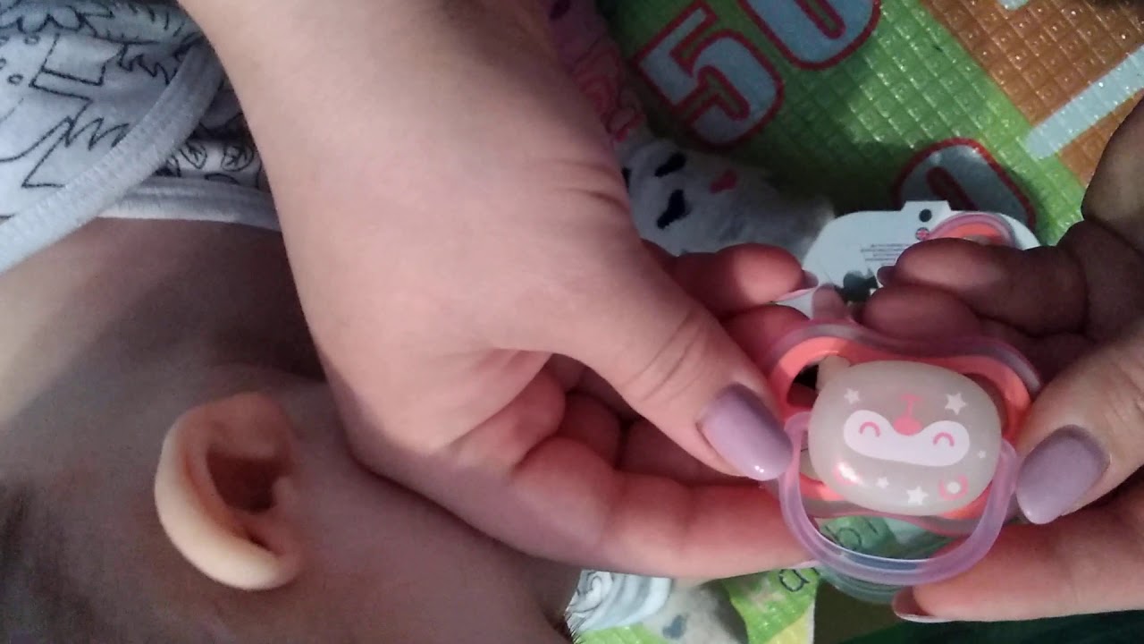 Обзор Пустышка Philips AVENT Ultra Air Ночная 6-18 мес для девочек из Rozetka