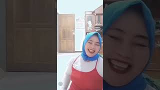 Stewe Bumil Ganti Ganti Baju