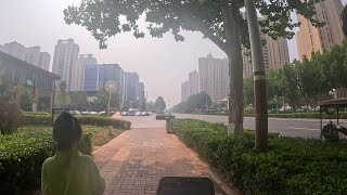 北京周边小县城高楼大厦绿树成荫，只是房价已经跌去三分之二！