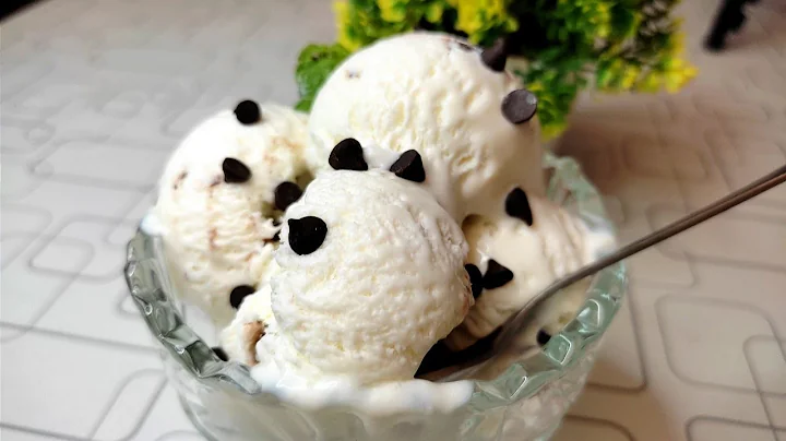 Vanilla Chocolate Chip Ice Cream | Homemade Choco Vanilla Ice Cream | No Ice Cream Maker | Eggless