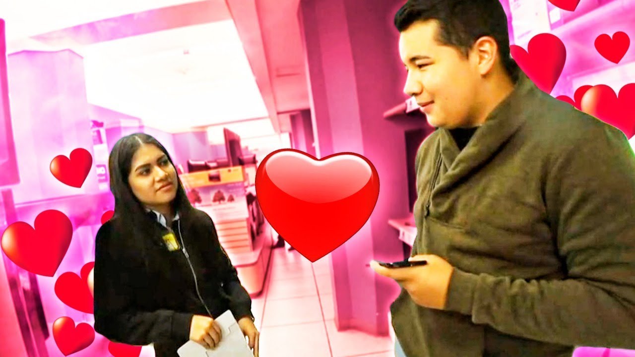 Akim Aguilar Se Liga a Una Trabajadora en Coppel ! 😱