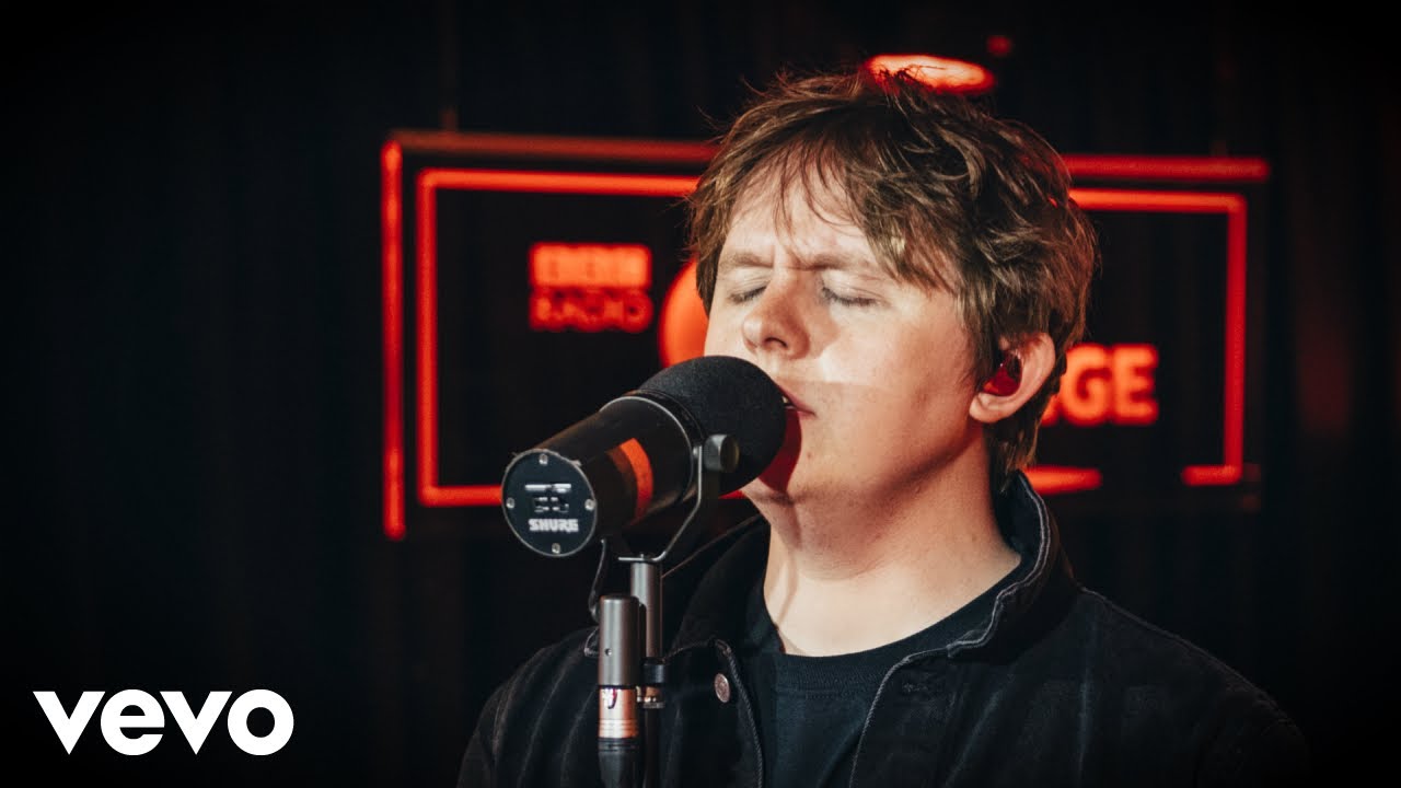 Lewis Capaldi - Hold Me While You Wait in the Live Lounge