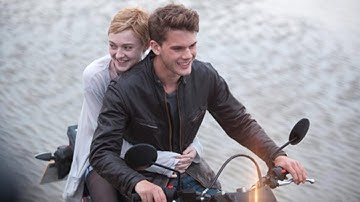 ダコタ・ファニング主演／映画『17歳のエンディングノート』予告編