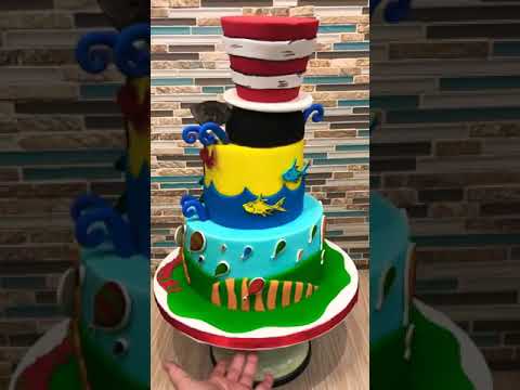 dr.-seuss-1st-birthday-cake