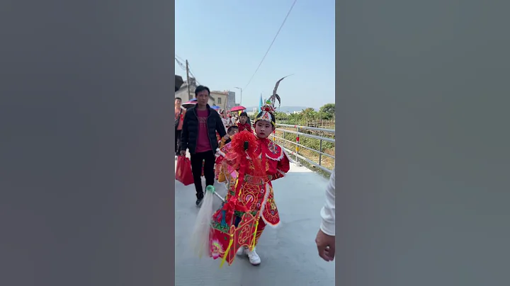 中國潮汕小孩，年僅10歲，不用父母陪伴走完全程。 - 天天要聞