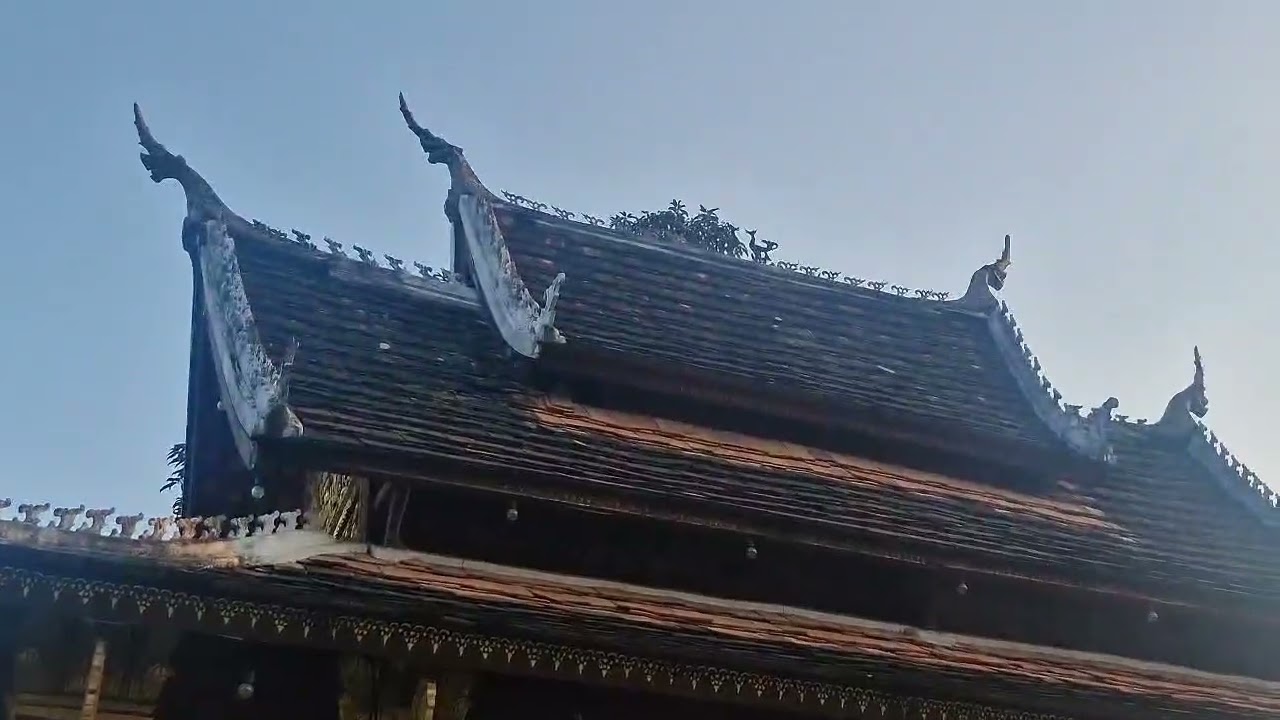 Chùa Wat Xieng Thoang- ngôi chùa cổ xây năm 1560 đẹp nhất cố đô Luang Prabang (Lào). #travel, #laos 