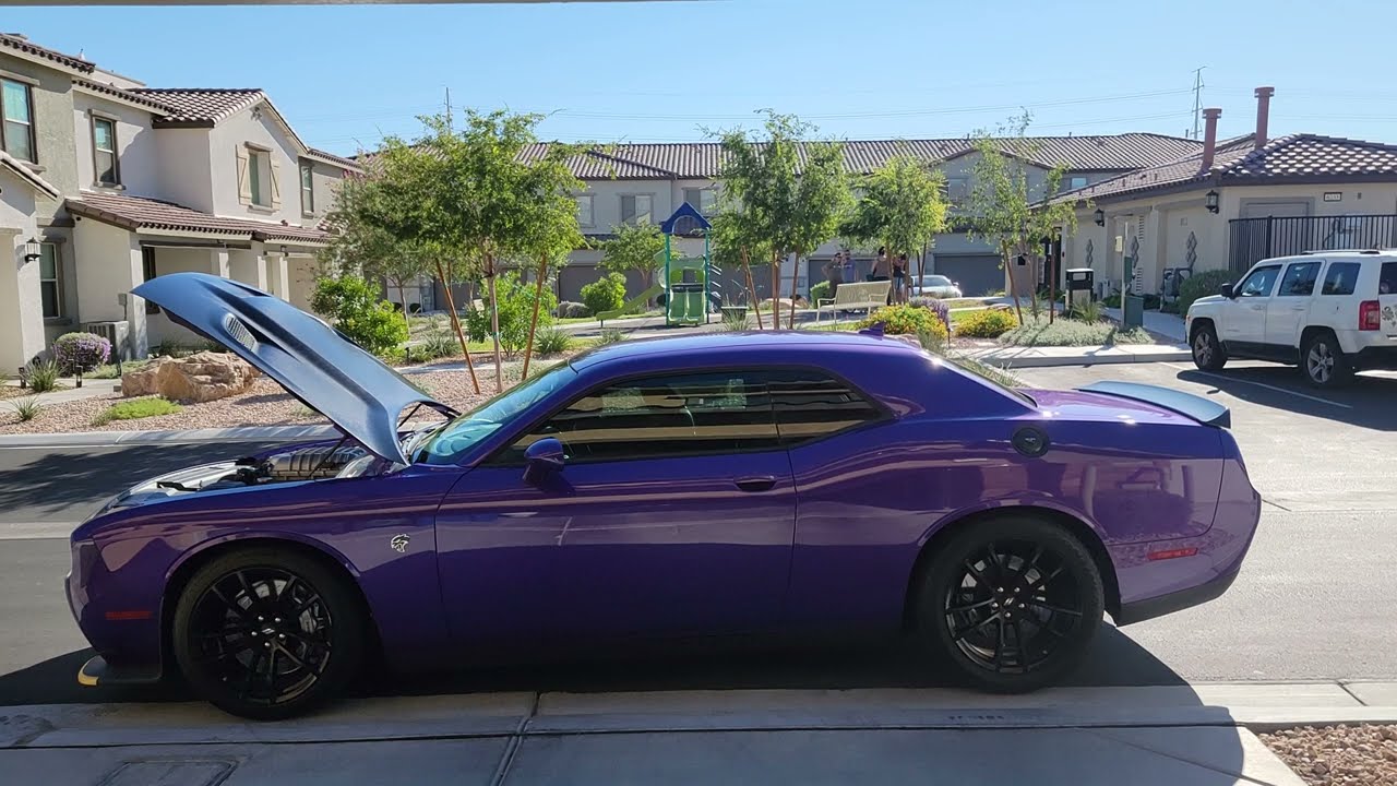 2018 plum crazy purple Challenger Hellcat