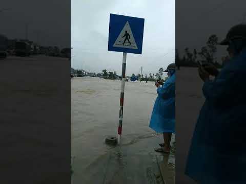 Flooding in Central Vietnam mga guyz!..