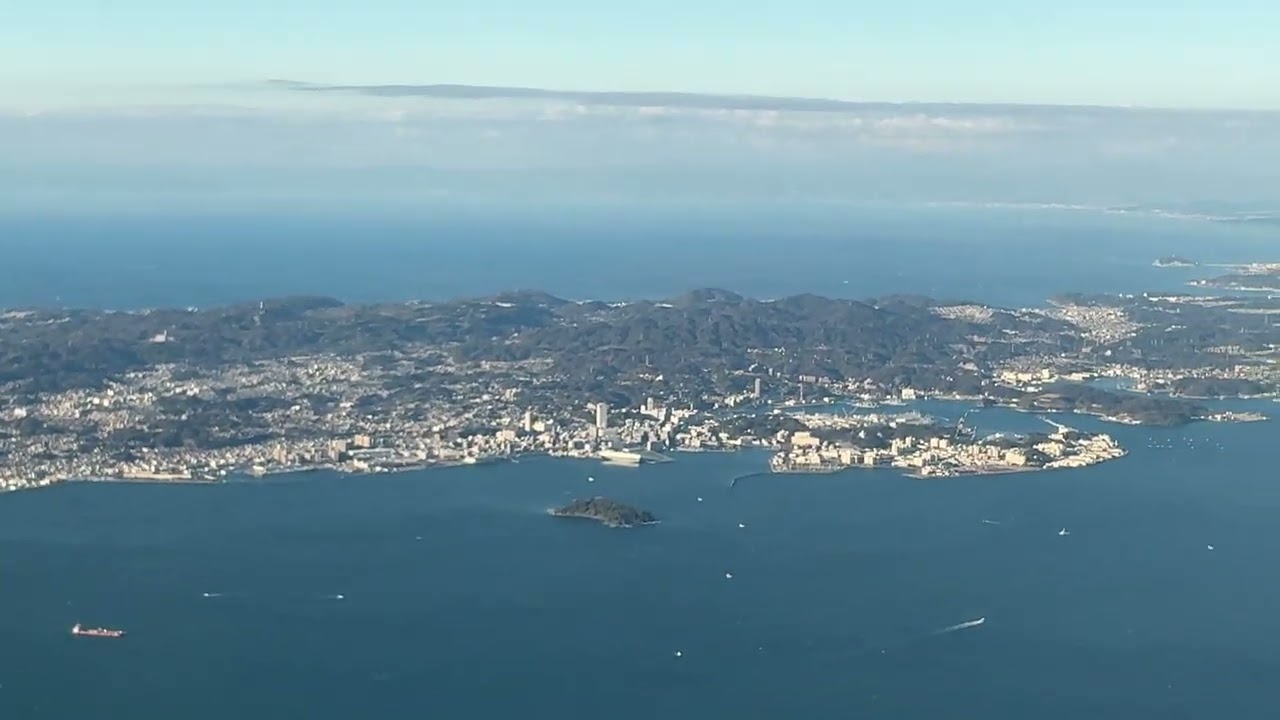 房総半島の先端から横須賀と横浜を見ながら羽田空港34Lに着陸、スポットインまで