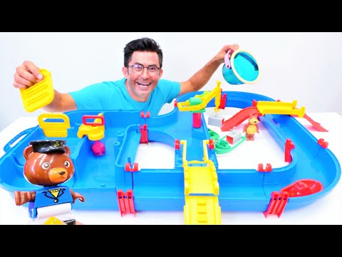 Okul öncesi çocuklar için Nail Baba su yolu oyuncağı kuruyor! Su oyuncakları ile eğitici video