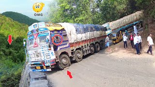 Lorry Videos : Even Knowing That It Was Risk, But He Dared | Ghat Trucks | Trucks In Mud