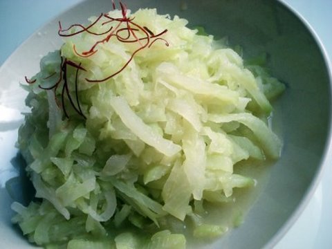 Cooked radish side dish (Munamul:)