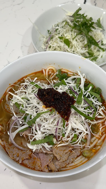 Learn how to make spicy lemongrass sate￼