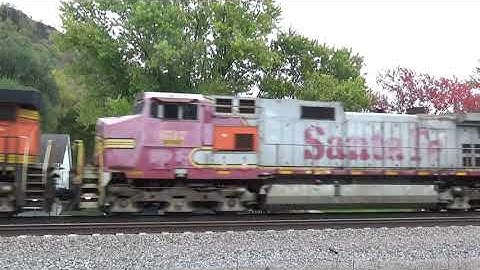 BNSF Westbound Autorack Train w/ ATSF Warbonnet 637 Trailing 10/20/21 La Crosse, WI