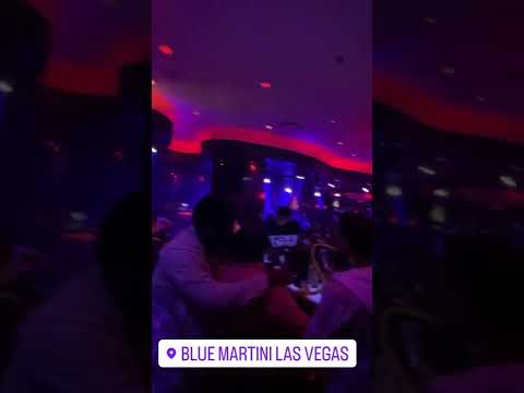 Video: Blue Martini Lounge sa Town Square Las Vegas