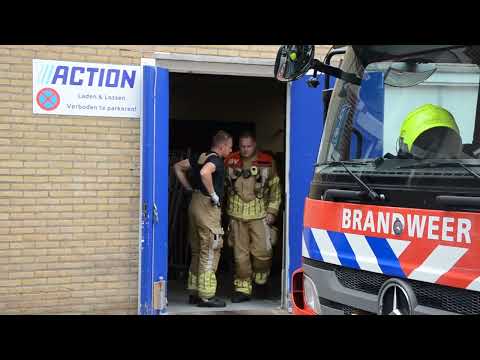 Brandweer rukt uit voor vreemde lucht in winkel Venlo