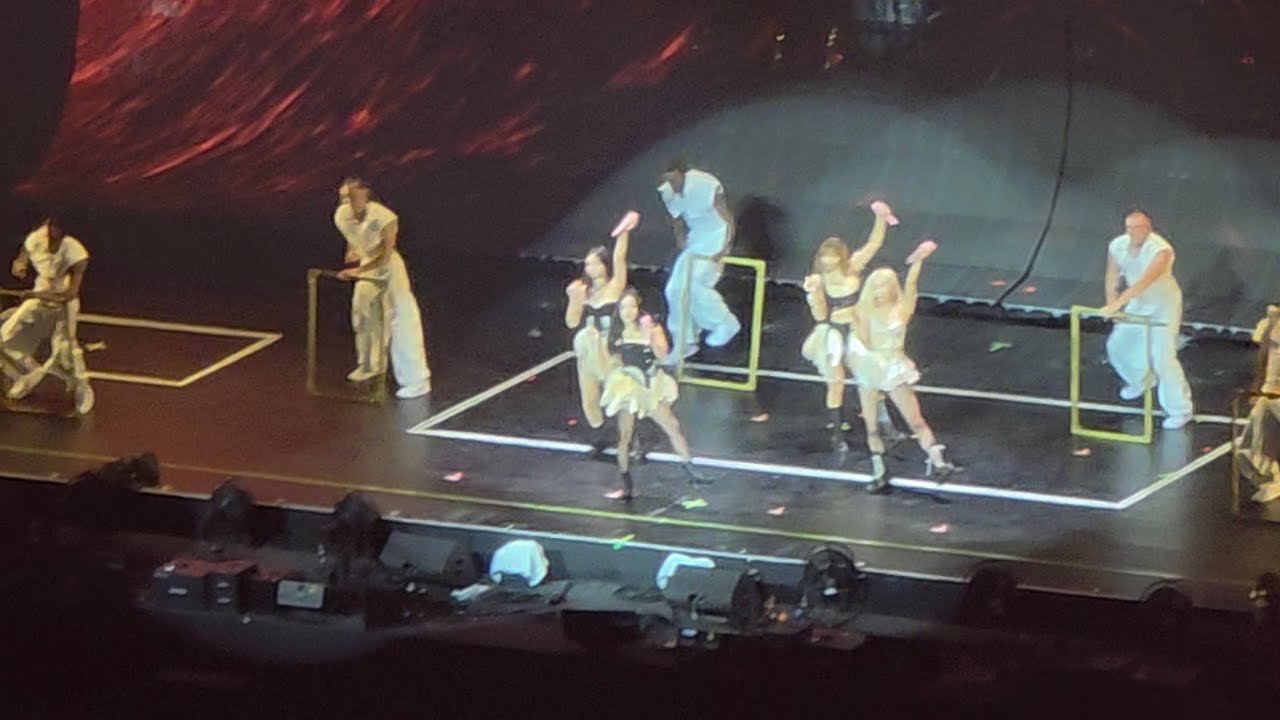 BLACKPINK - PRETTY SAVAGE | DEADLINE WORLD TOUR 2025 | BULACAN PHL