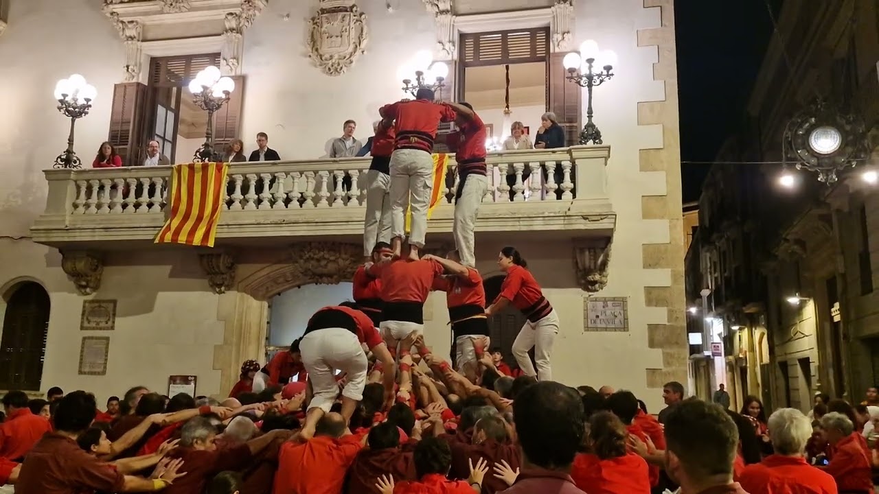 Castellers de Barcelona: 3 de 8 - Diada del Roser 2025