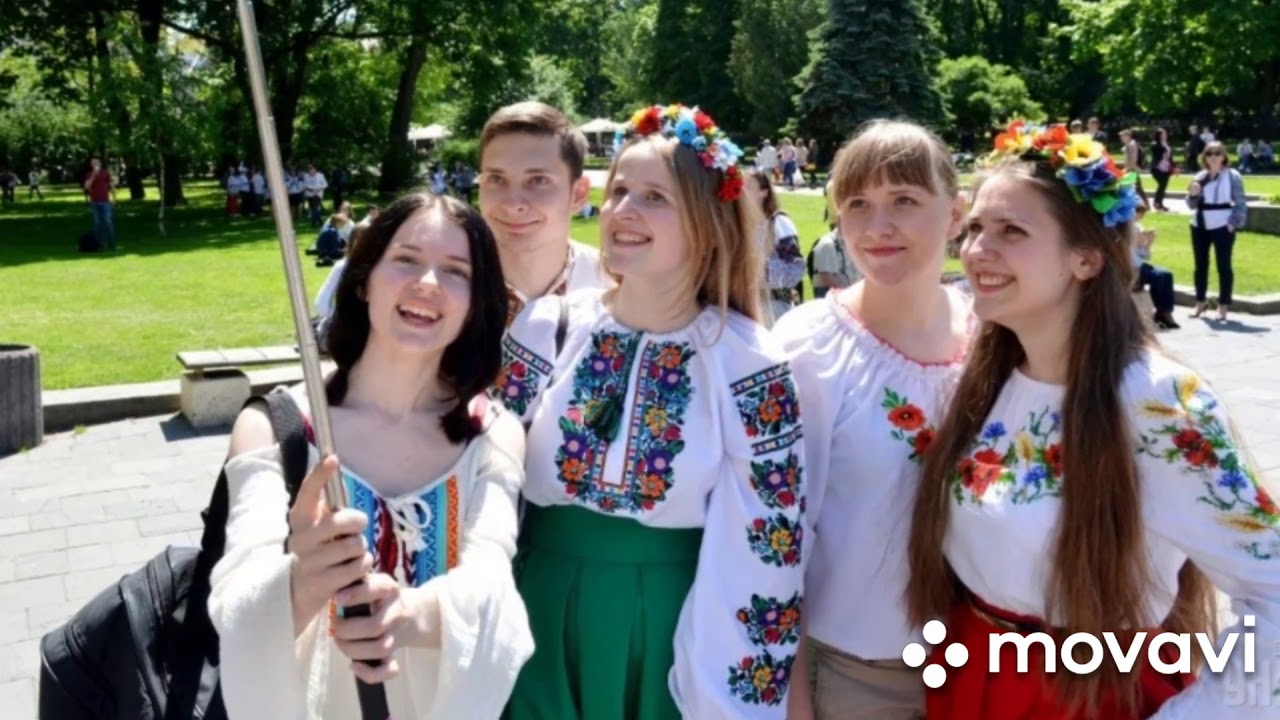 Открытки с 1 мая на украинском языке. Украинские открытки с 1 мая. 1 травня открытки. 15 мая на украинском. А15 для украины.
