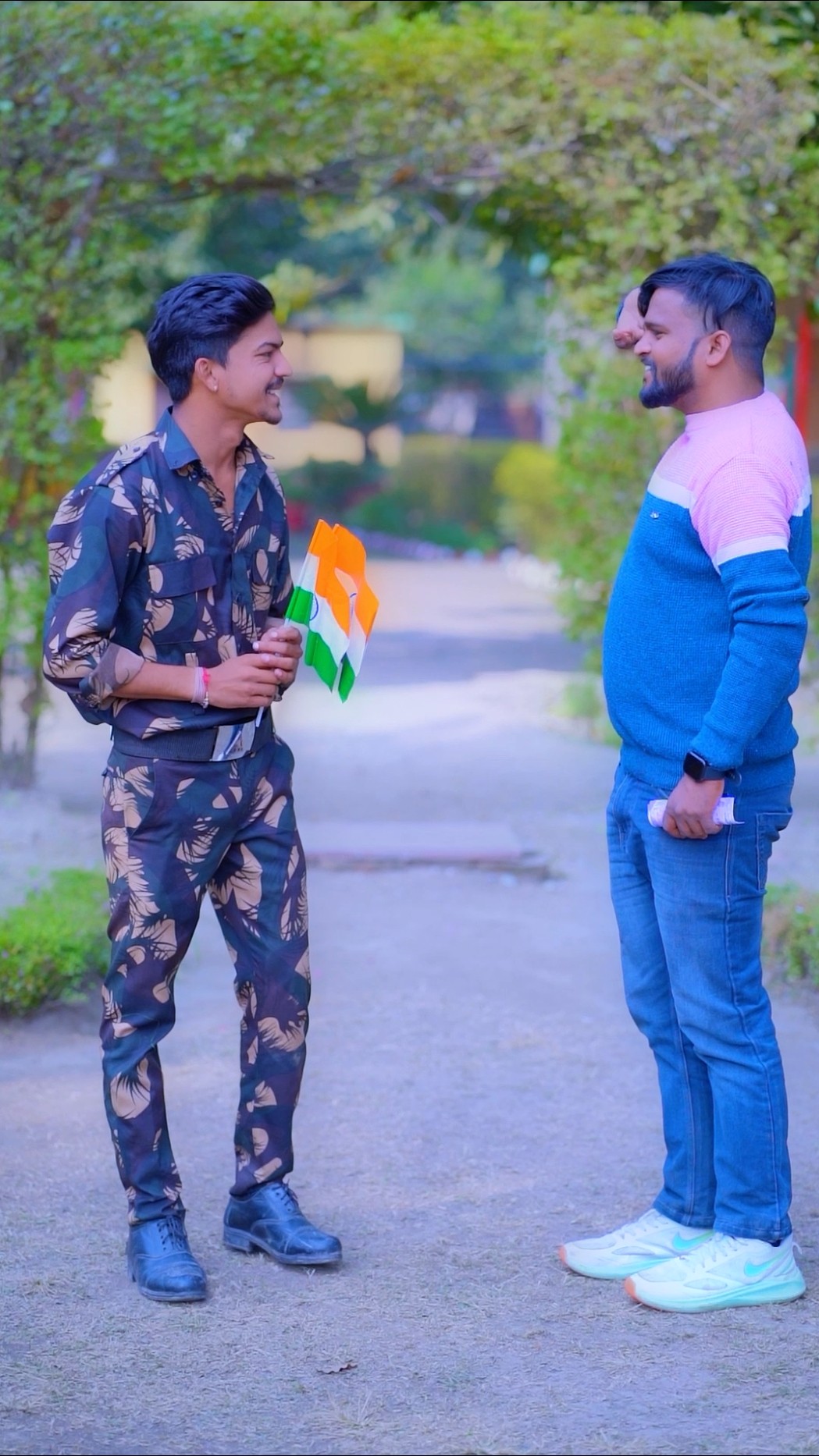 Hamare Desh ka tiranga 27 January ko niche nahin gira hona chahiye