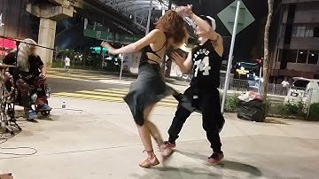 Hanoi Zouk Group - Linh Zeus & Tam Tran zouk on Bukit Bintang Street, Kuala Lumpur 2017  (HD)