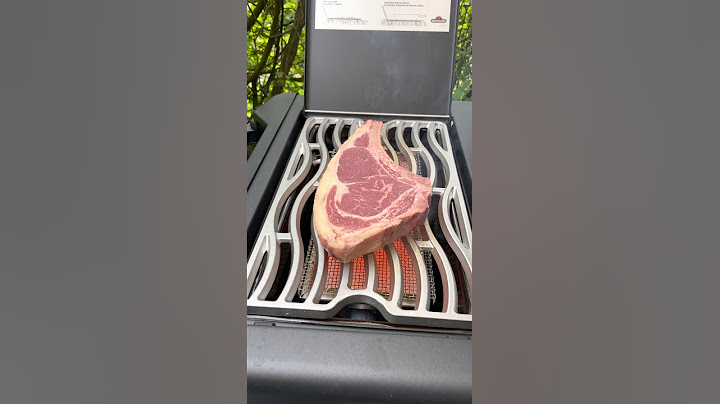 Dry Aged Roastbeef Napoleon Phantom 500 Sizzle Zone