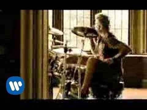 Staind - Right Here [OFFICIAL VIDEO]