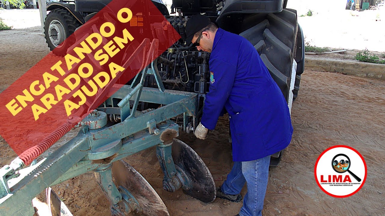 COMO ACOPLAR O ARADO NO TRATOR SEM AJUDA DE TERCEIROS