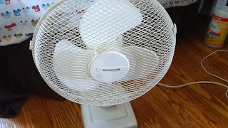 Honeywell 12' desk fan model HT-22-19 (Thrift store find) by Alexthefancollector Walker 630 views 4 weeks ago 2 minutes, 3 seconds