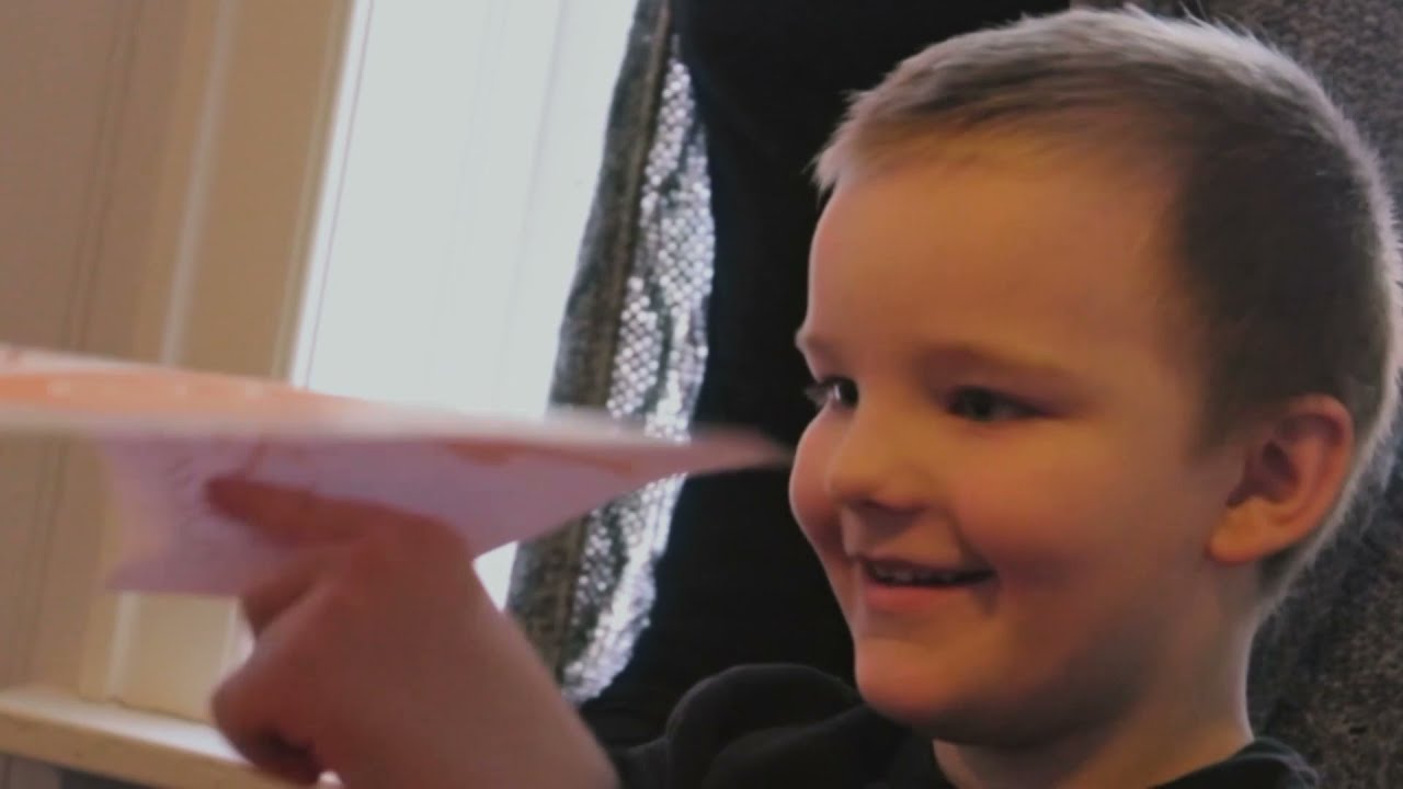 Hamingjan býr í hæglætinu. w. english subtitles.