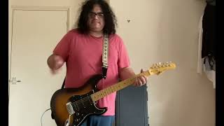 G&L Tribute Legacy HSS 3-Tone Sunburst electric guitar (unboxing