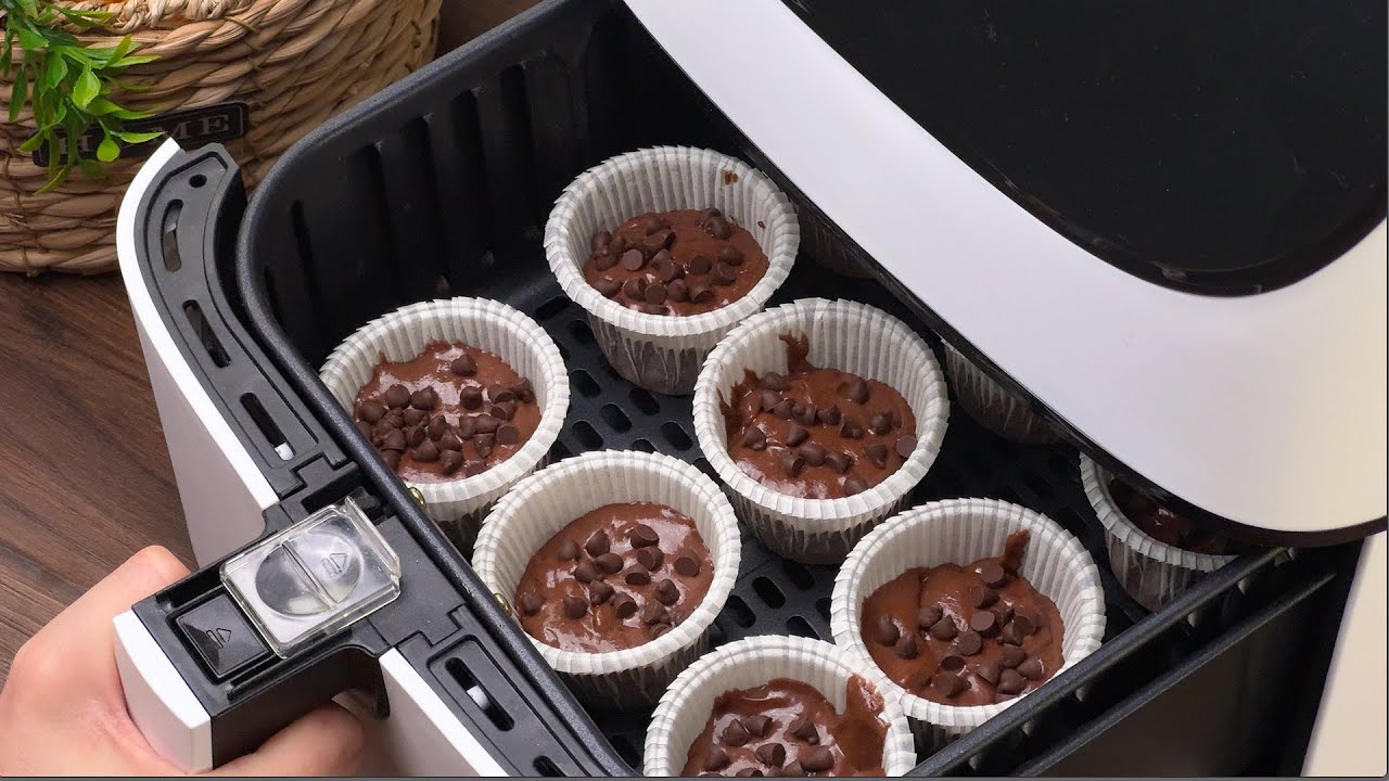 10-Minute Air Fryer Chocolate Muffins — So Moist, So Easy!