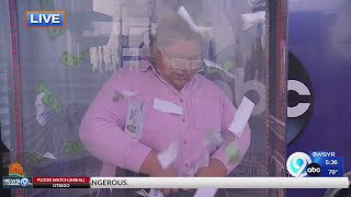 Contestant tries NewsChannel 9s prize vault before the State Fair closes early