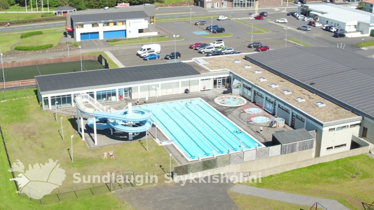 Stykkishólmur swimming pool — Stykkishólmur, Iceland — video poster