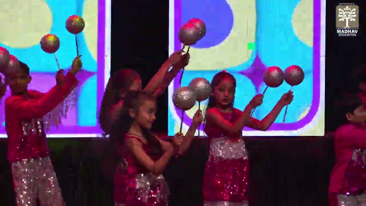 Koi Yaha Nache Nache