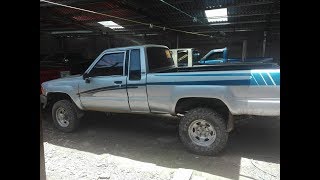 TOYOTA 22R AÑO 84 CABINA Y MEDIA EN VENTA