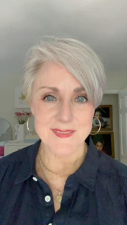 Watch the full tutorial here ➡️ https://youtu.be/3ut8RFJxu3U #styleatacertainage #beautyover60