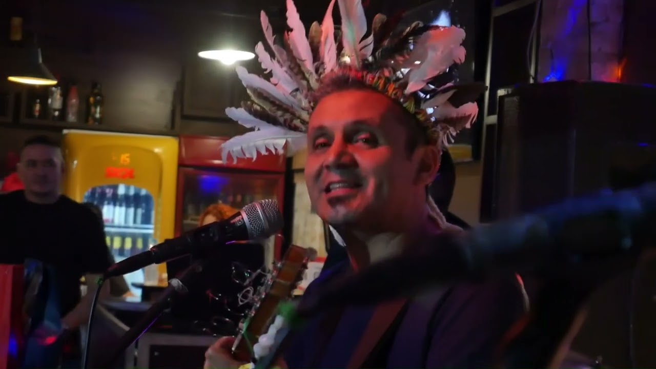 Talent Exhibition - Van Bee (A Alma indígena que mora no Vale)