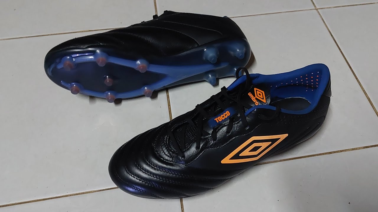 Chaussures De Foot Umbro Tocco III Club FG - Noir/orange, Taille 11 US (45 EU), Neuves Sans Boîte