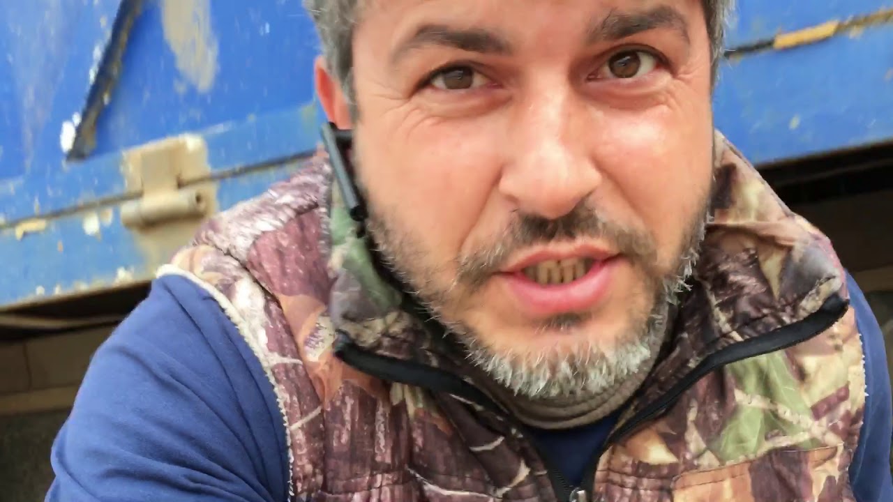 Мужик на камазе