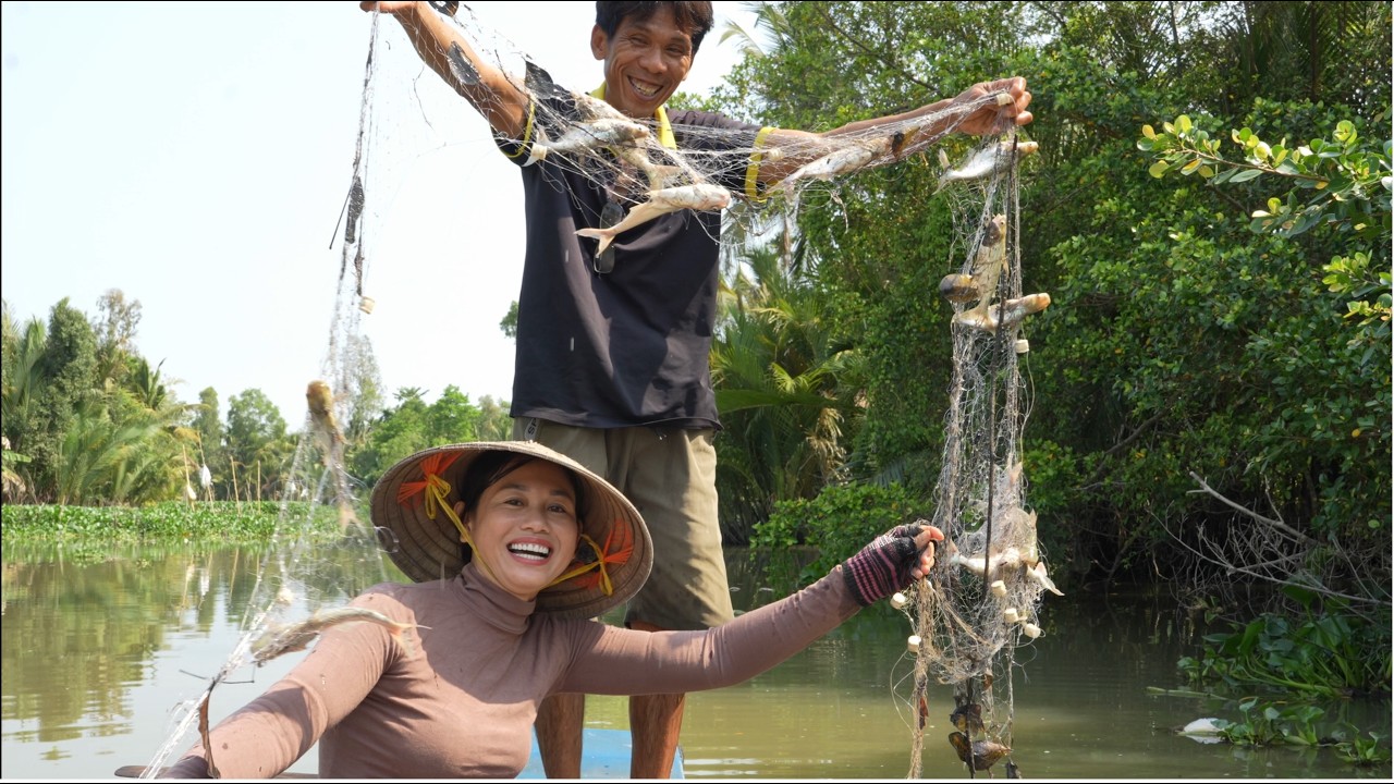 1841 / Lần giăng lưới kỷ lục dính cá không kịp gỡ